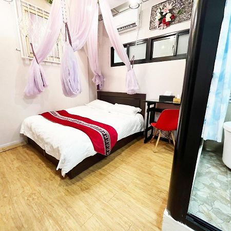 Woju Homestay Tainan Esterno foto