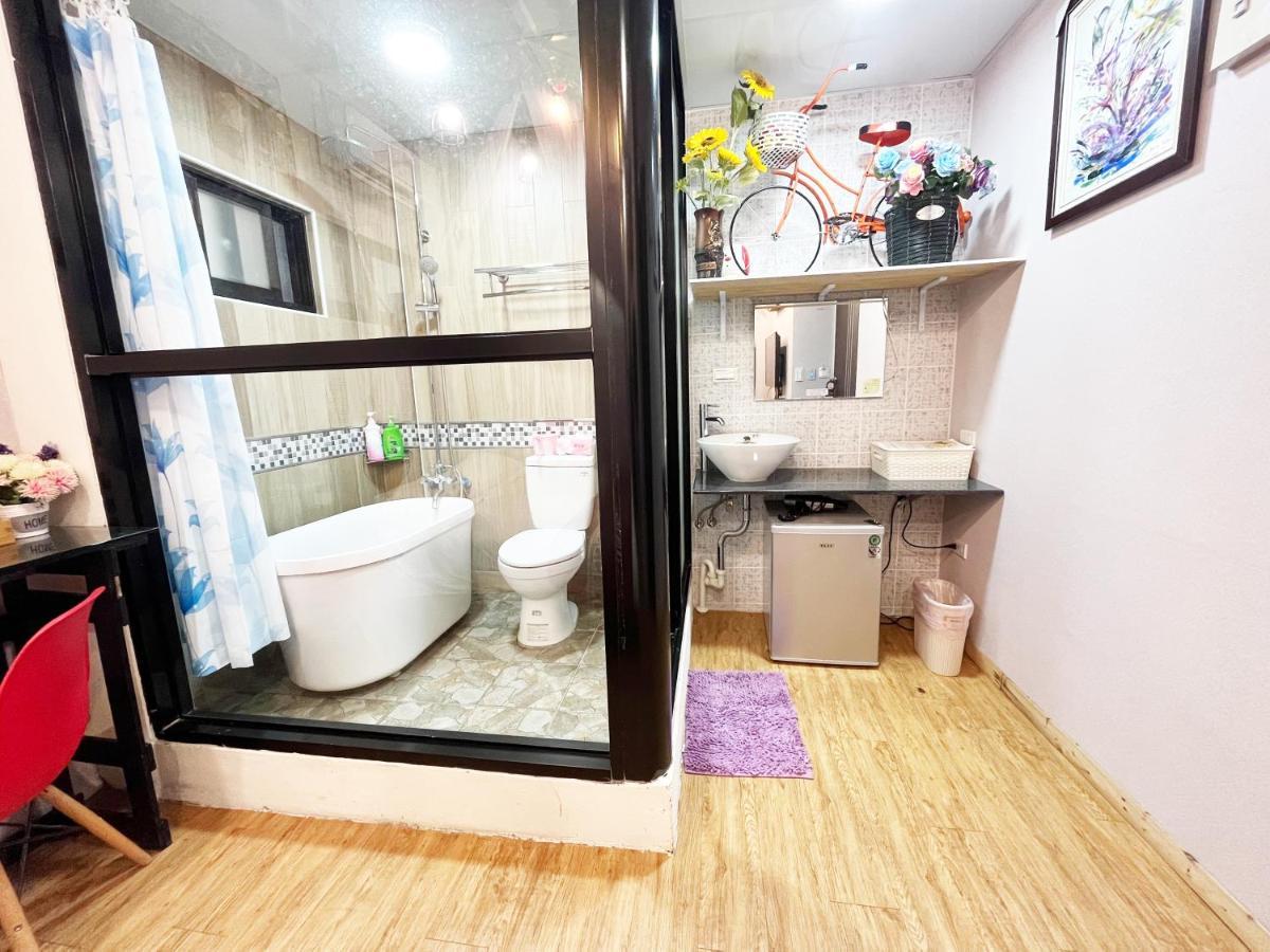 Woju Homestay Tainan Esterno foto