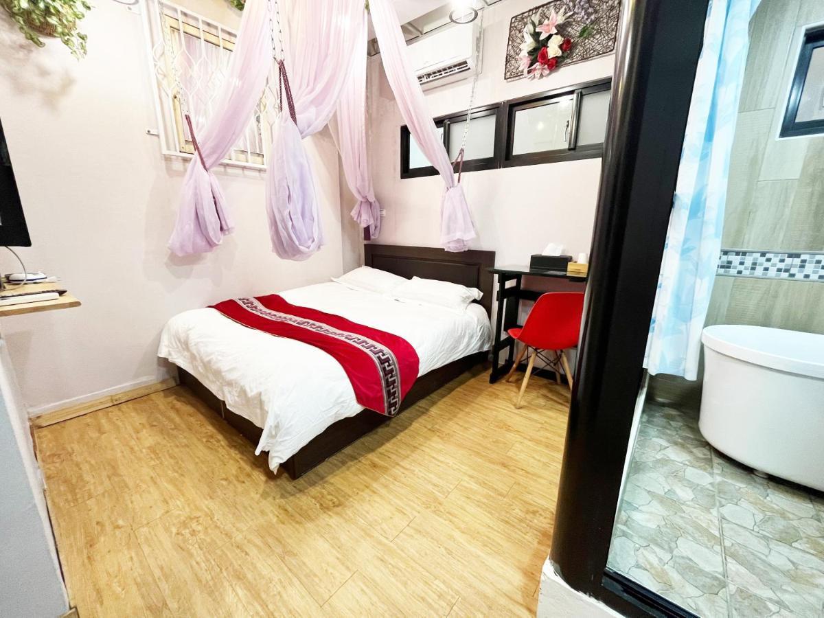 Woju Homestay Tainan Esterno foto