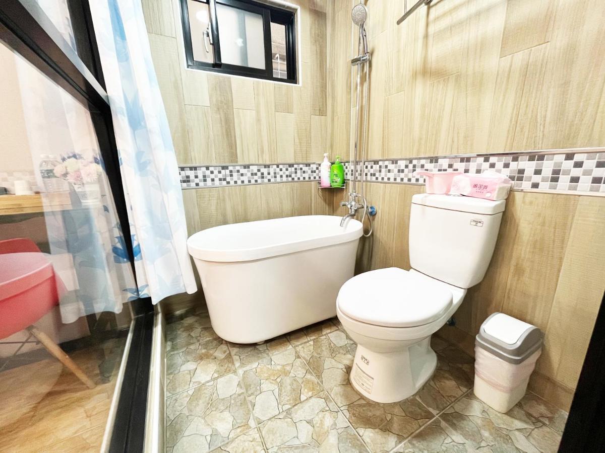 Woju Homestay Tainan Esterno foto