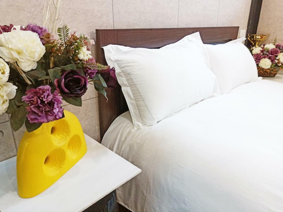 Woju Homestay Tainan Esterno foto