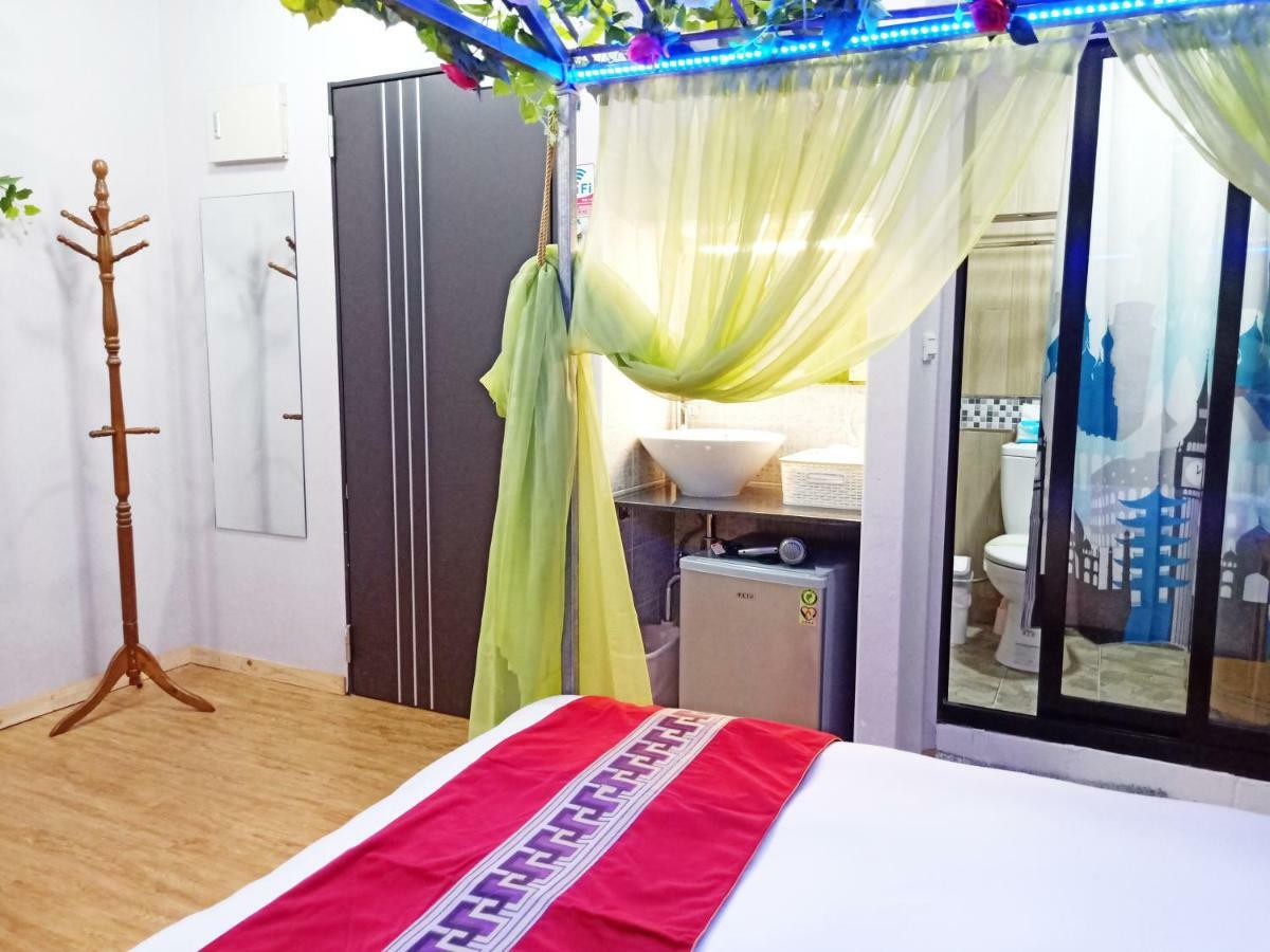 Woju Homestay Tainan Esterno foto