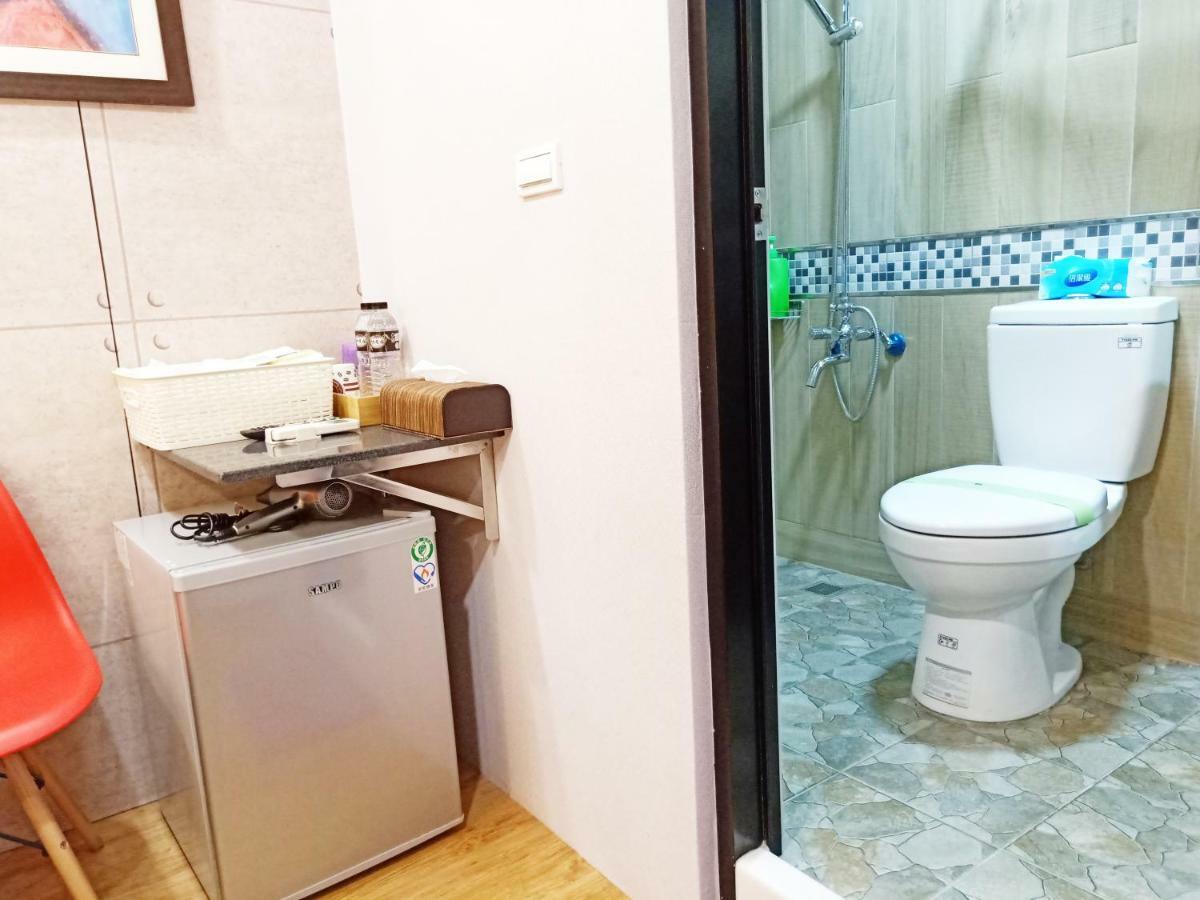 Woju Homestay Tainan Esterno foto