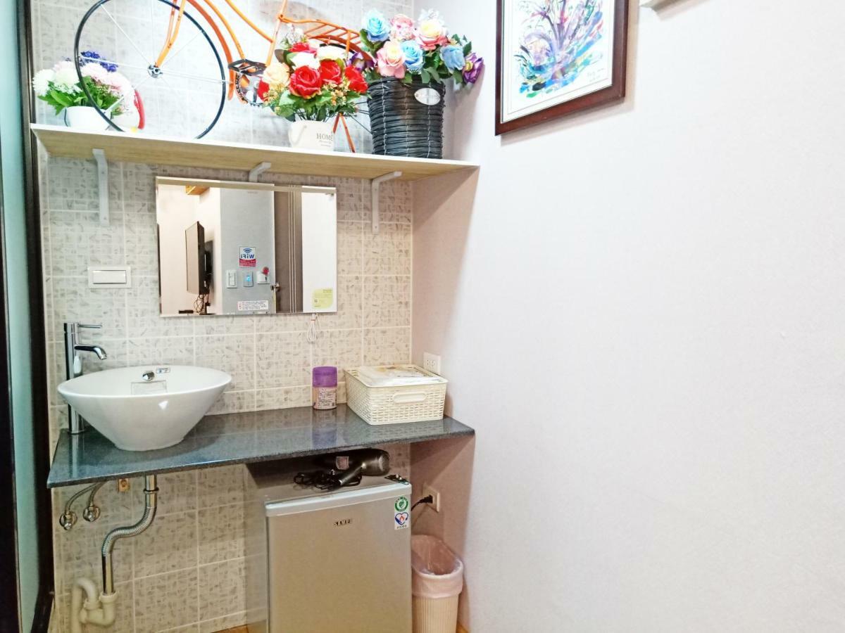 Woju Homestay Tainan Esterno foto
