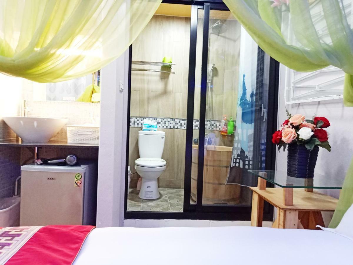 Woju Homestay Tainan Esterno foto